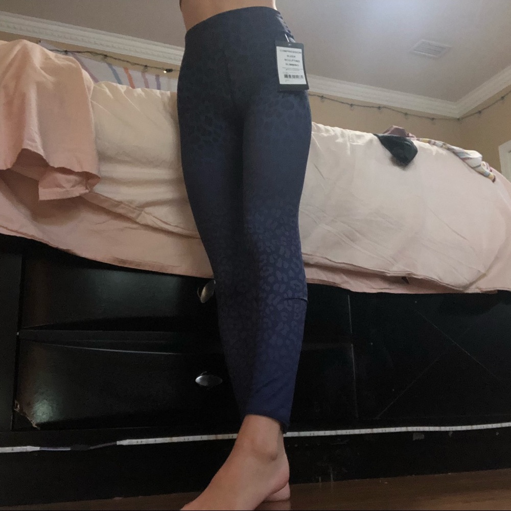NWT navy leopard print leggings💙
